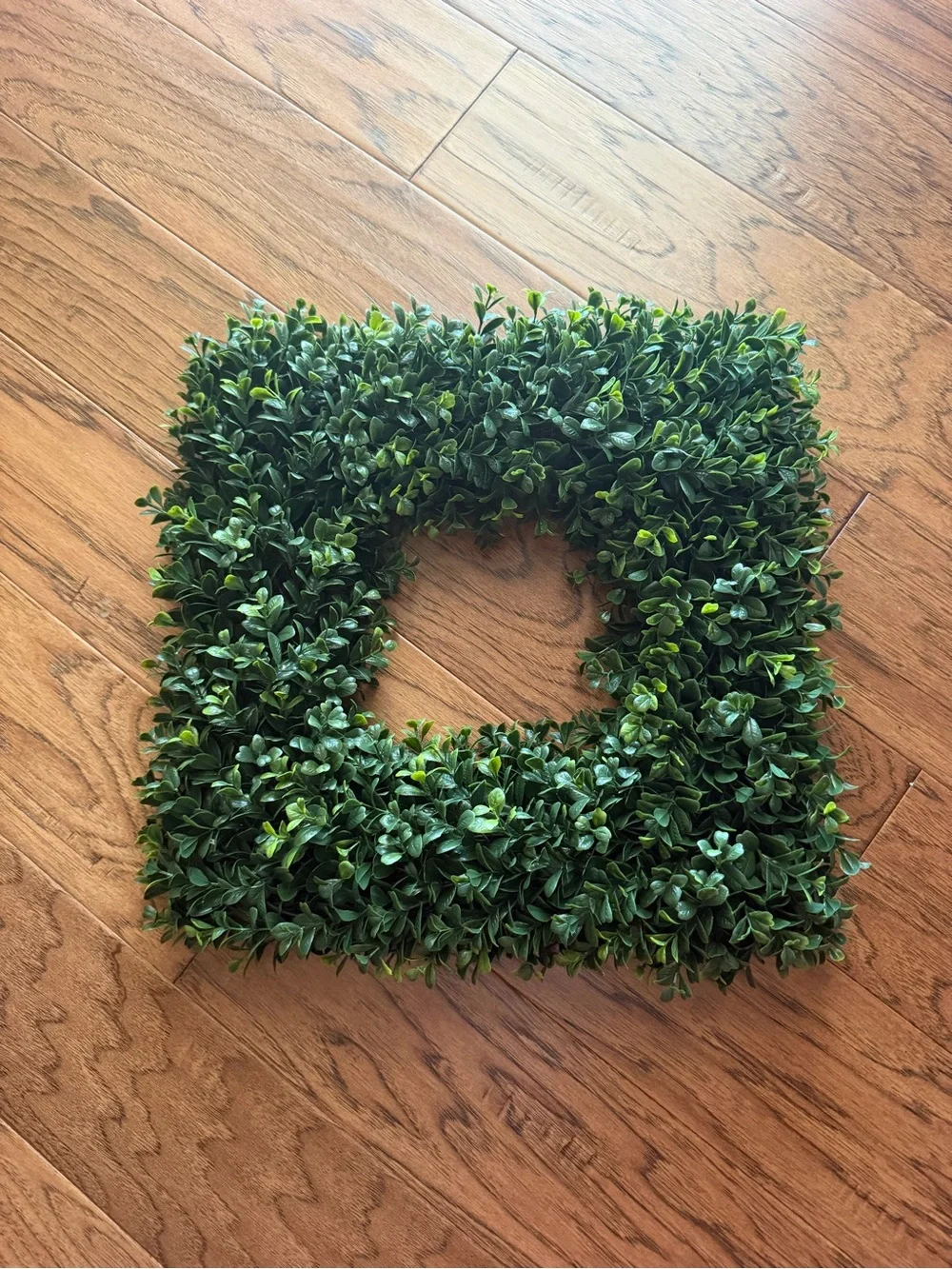 Artificial Boxwood Square Wreath - Green